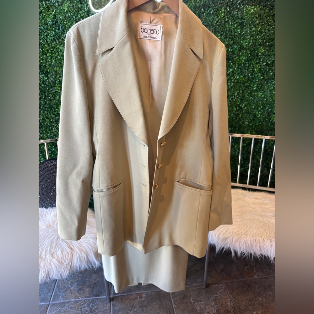 Vintage Bogato 2 piece skirt suit 100% wool.